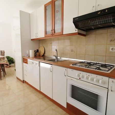 Apartments Marija Савудрія Екстер'єр фото