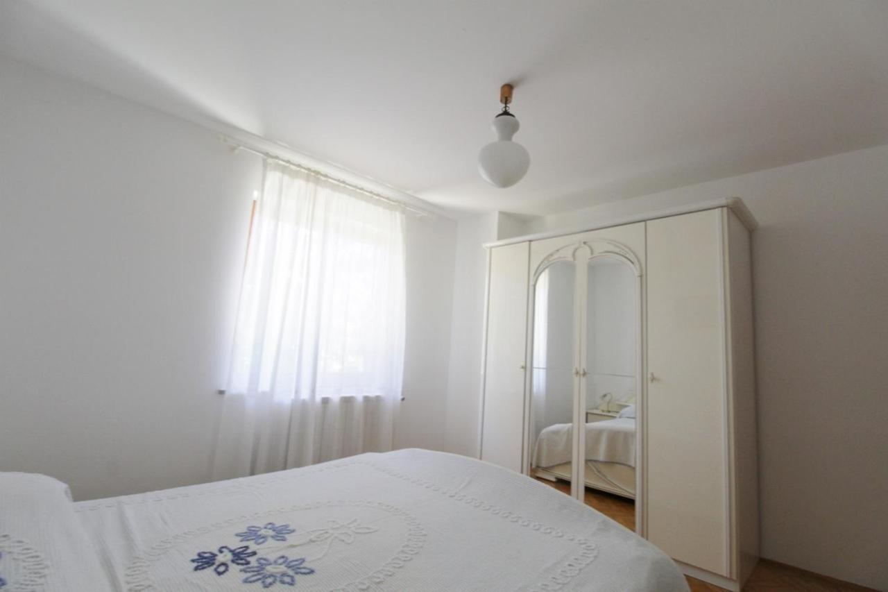 Apartments Marija Савудрія Екстер'єр фото