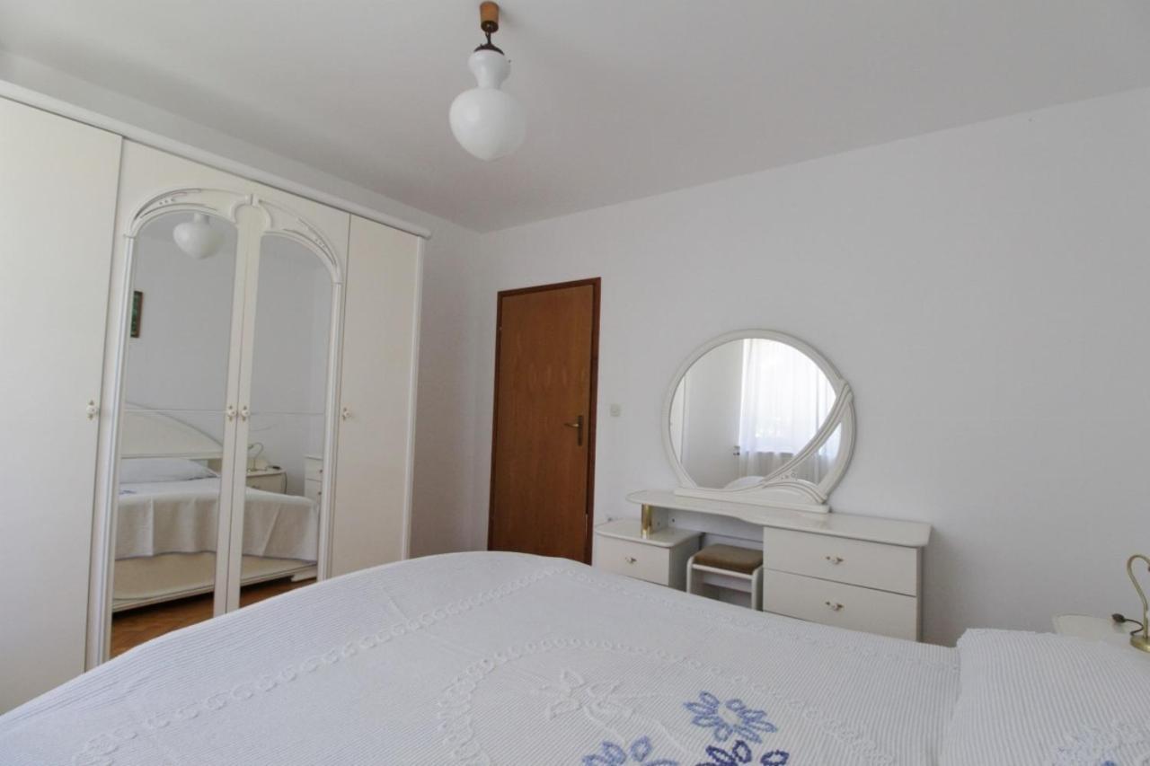 Apartments Marija Савудрія Екстер'єр фото