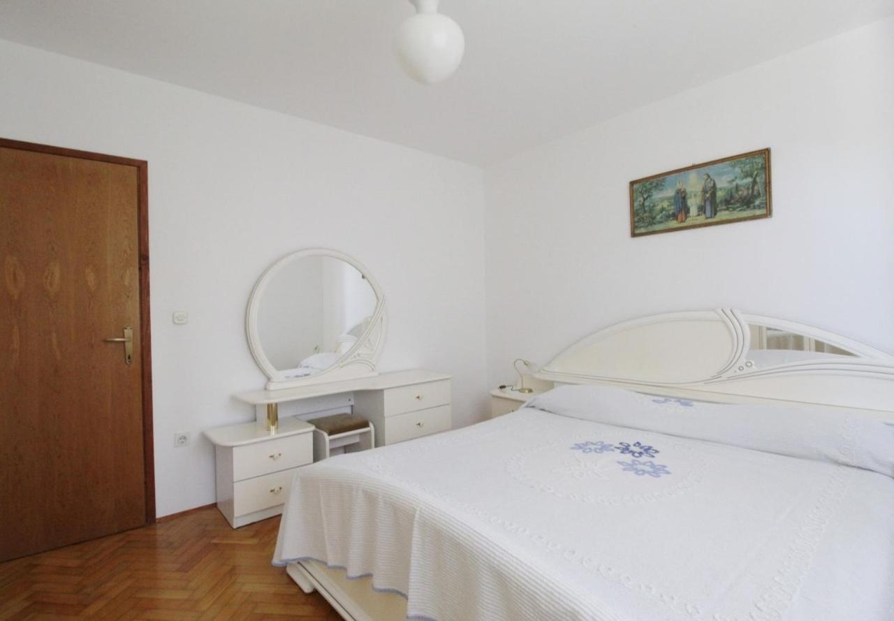 Apartments Marija Савудрія Екстер'єр фото