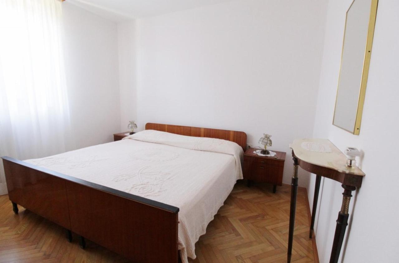 Apartments Marija Савудрія Екстер'єр фото